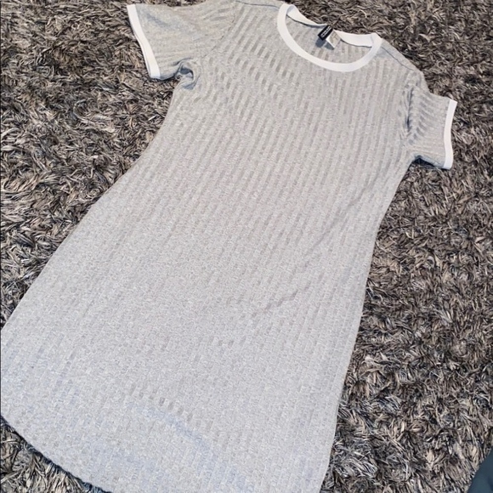 H&M fitted dress size 16 runs snug NWOT.